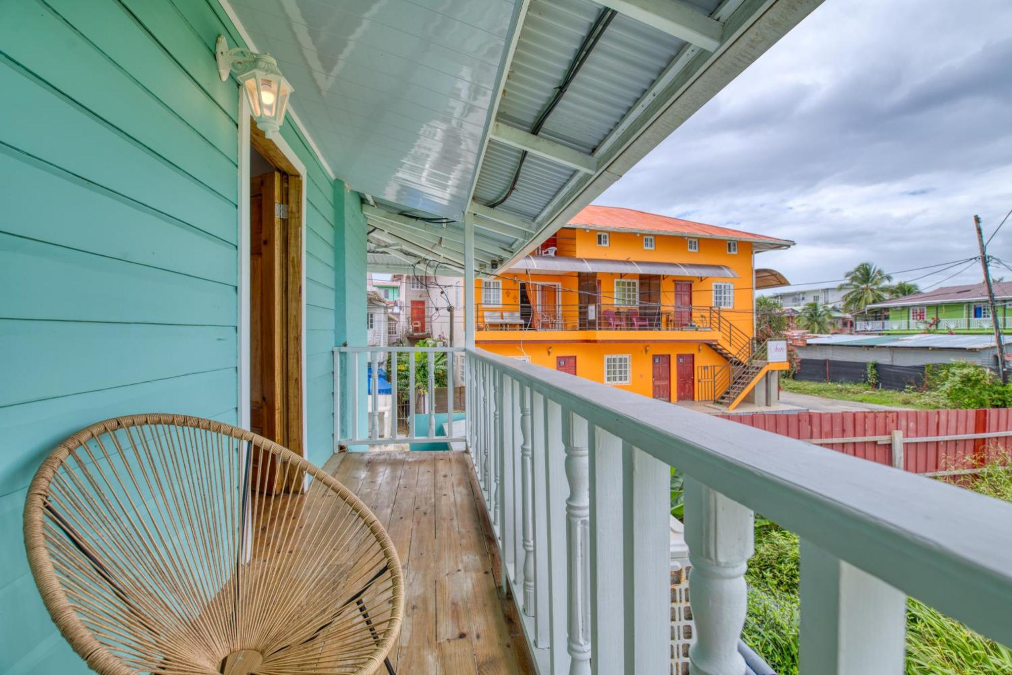 Bambuda Bocas Town Экстерьер фото