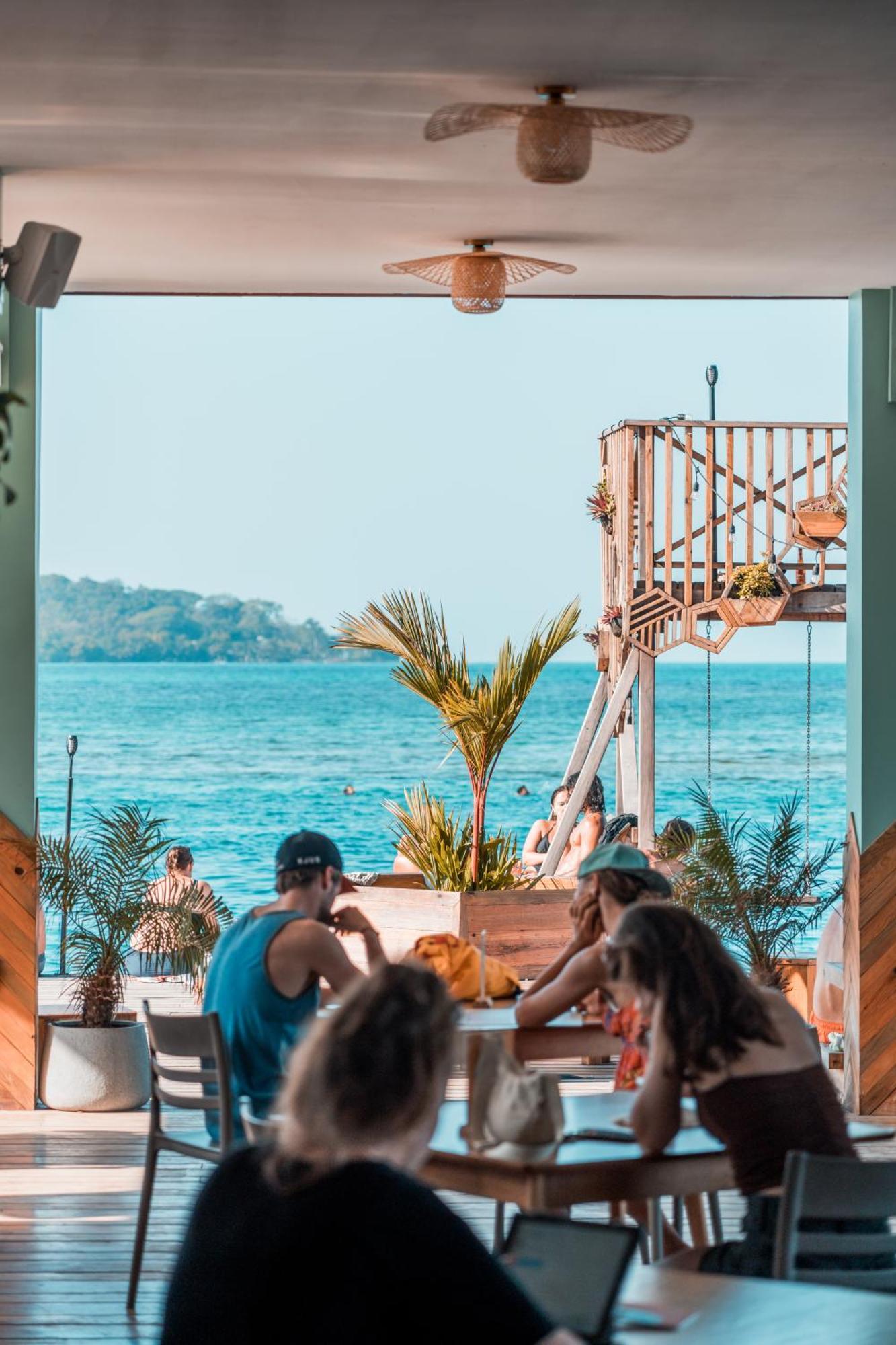 Bambuda Bocas Town Экстерьер фото